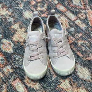 Roxy Bayshore Closed Knit - Size 6.5